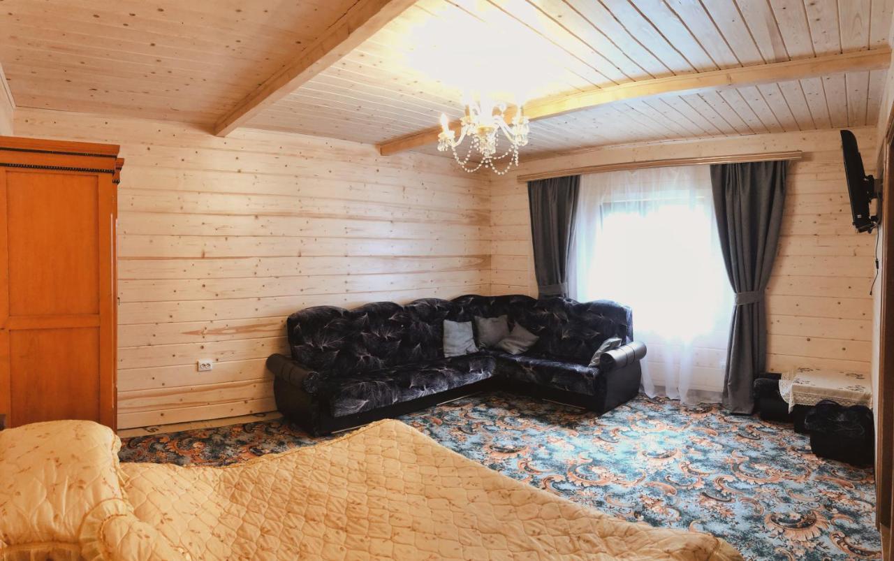 ホテル Вершина Карпат Krasnik エクステリア 写真